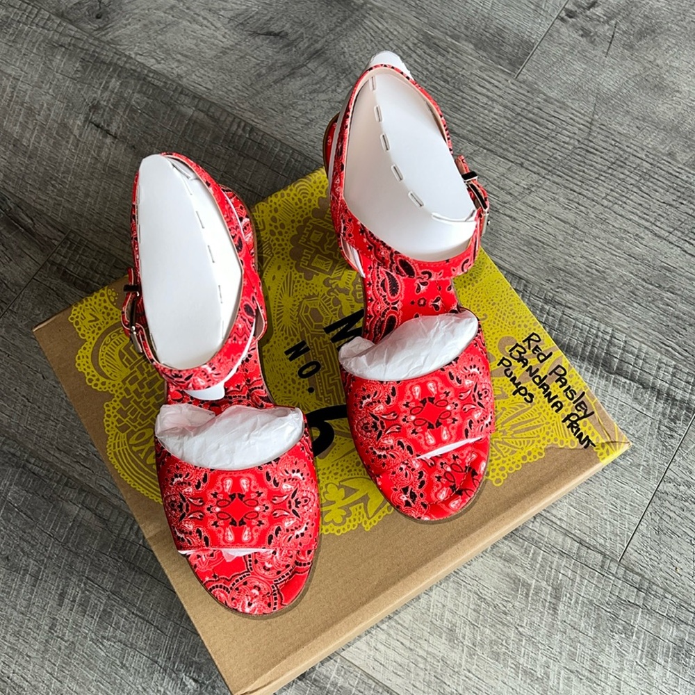 NWT Mix No. 6 Red Paisley bandanna, print pumps